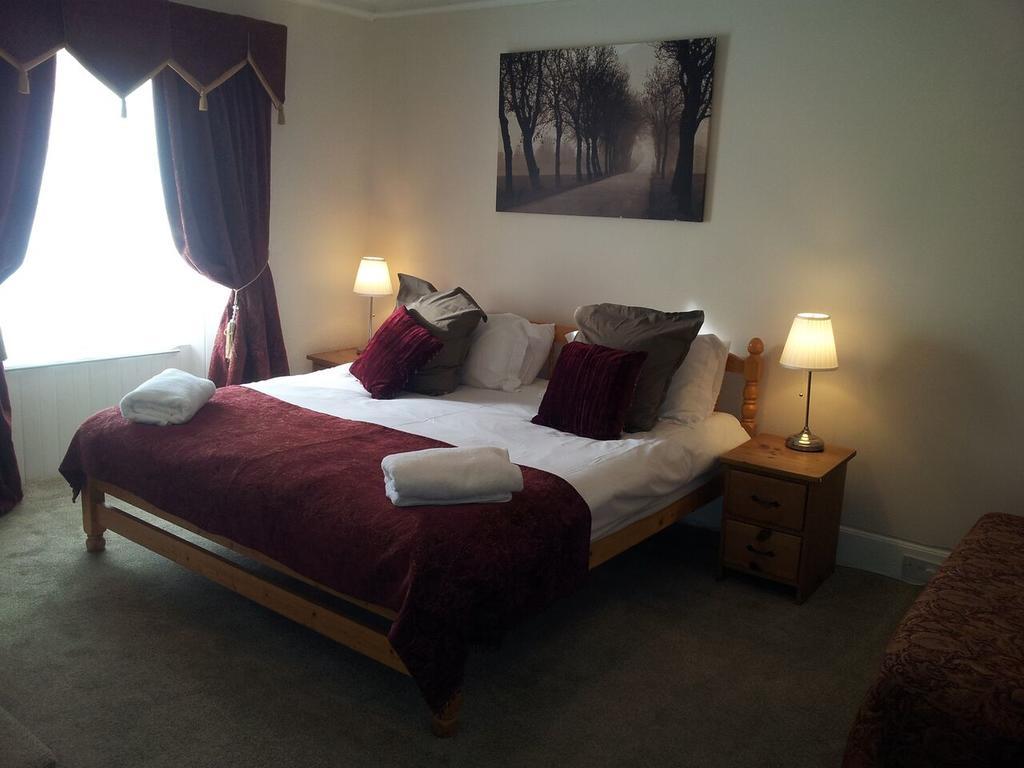 The Bridge Of Lochay Hotel كيلين الغرفة الصورة